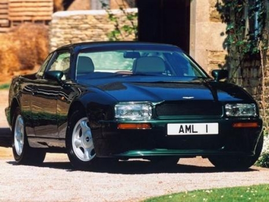 7.Aston Martin Virage (1989). Liels un smags (1,8 tonnas), taču neskatoties uz pieklājīgo 330 zirgspēku skaitu tomēr nepiedodami lēns (254 km/h), turklāt aprīkots ar Volkswagen lukturiem aizmugurē un Audi optiku priekšā. 
