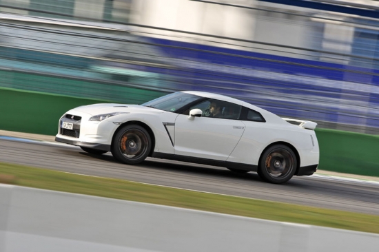 15. Nissan GT-R Black Edition 				23,8