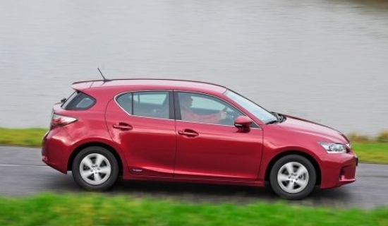 Lexus CT 200h Executive Line (136 ZS) • Testa patēriņš: 5,5 l/100 km (4,1 l pēc ražotāja datiem). Cena: no 29.750 eiro.