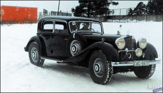 MERCEDES–BENZ 380  /W22/ (1934. g.)  Šos automobiļus izgatavoja ļoti nelielā sērijā (157 eks. divos nepilnos ražošanas gados) pēc individuāliem pasūtījumiem, virsbūves veidu noteica nākamā klienta vēlme.  