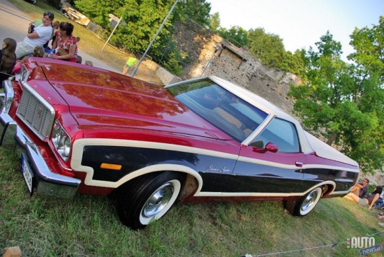 FORD RANCHERO SQUIRE 1975