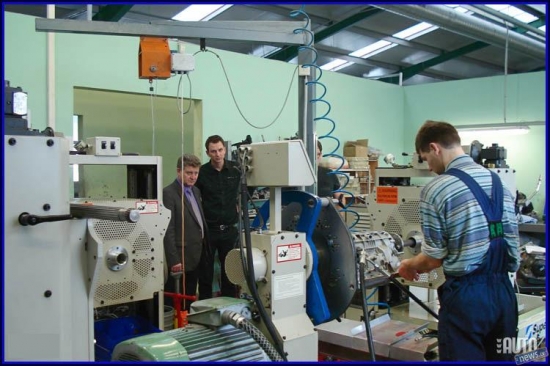 „RECRO” ir visi nepieciešamie diagnostikas stendi, ar kuriem dažādos režīmos testē automātiskās transmisijas, pārnesumkārbu vadības blokus.