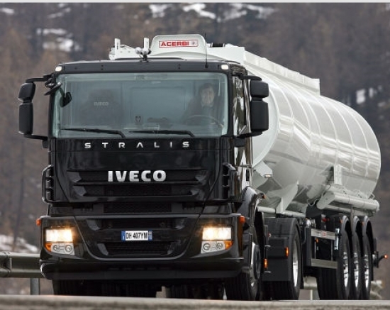 Arī Fiat Stralis nav nekāds vājinieks – itāļi tam devuši 12,9 litru dzinēju, kas attīsta 560 ZS.