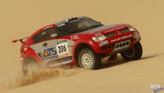 Mitsubishi Pajero Evolution 2003.