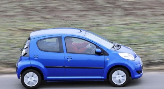 Citroën C1 1.0 (68 ZS) • Testa patēriņš: 5,0 l/100 km (4,3 l pēc ražotāja datiem). Cena: no 9450 eiro.