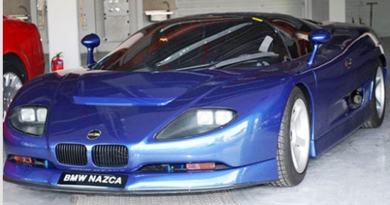 BMW Nazca V12 – 725 000 eiro vērtais prototips ir aprīkots ar Alpina meistaru pilnveidotu divpadsmit cilindru motoru un spēja sasniegt 360 km/h. Odometra rādījums – apaļa nulle.