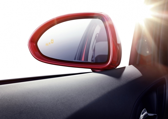 Opel Corsa aklās zonas pārraudzības sistēma