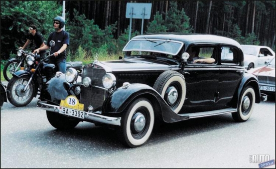 MERCEDES–BENZ 290  / W18 II/ (1937. g.) 
1933.g. starptautiskajā Berlīnes auto izstādē sabiedrībai tika demonstrēts tolaik jaunais prestižais vidējās klases bāzes modelis ar 2,9 litru 6 cilindru motoru. Jāatzīmē, ka šis bija pirmais „Mercedes” automobilis, kuram uzstādīja progresīvo 12 voltu elektroiekārtu.  
