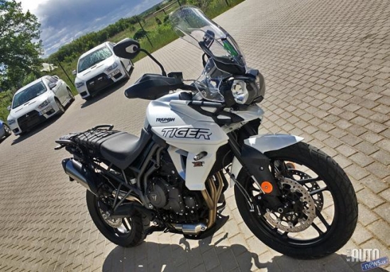 TRIUMPH TIGER 800 XR