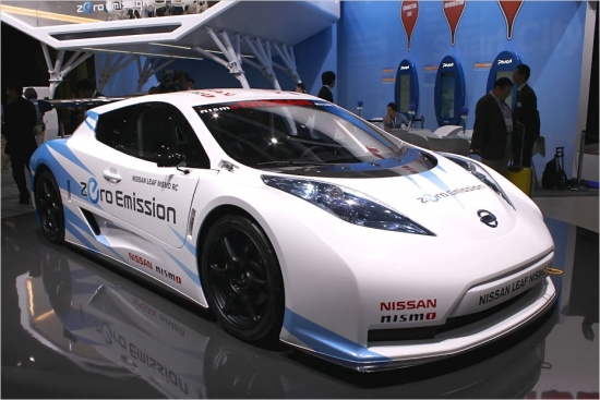 Agresīvais sacīkšu Nissan Leaf Nismo RC pat tuvu neatgādina miermīlīgo vides draugu – hibrīda hečbeku Leaf, uz kura bāzes tas radīts. Paradokss, taču tehniskā bāze abiem Leaf ir vienāda – 80 kW (109 ZS) elektromotors un litija jonu bateriju bloks. Ražotāja dati liecina, ka Leaf Nismo RC no vietas līdz simtam paātrinās 6,8 sekundēs un var sasniegt maksimālo ātrumu 150 km/h.