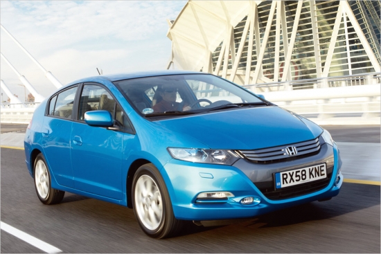 Honda Insight 1.3 Hybrid izmanto analogu tehnoloģiju kā iepriekš aprakstītajam Jazz. Ražotāja dati liecina, ka Insight patērē 4,4 l/100 km un ātrumu 100 km/h sasniedz 12,4 sekundēs. Hibrīda cena sākas no 19 900 eiro.

