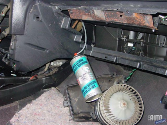 "MOTIP Airco cleaner"  ventilācijas sistēmas tīrītājs.