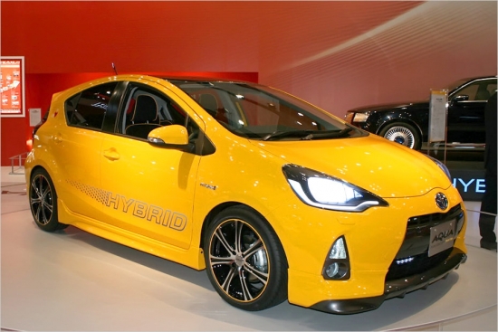 Aqua Fun Concept Piriri Ver ir jauns hibrīdautomobilis, ko Japānā pazīst ar nosaukumu Prius Aqua, bet citur pasaulē – kā Prius C. Sportiskāk piegriezto bleķa uzvalku darinājusi Toyota piederošā firma Kanto Auto Works. Zem motora pārsega – 1,5 litru benzīna dzinējs un elektromotors.
