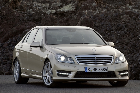 4.vieta (5): Mercedes C-Klase - 69.052 reģistrācijas, mīnus 13,5 procenti.