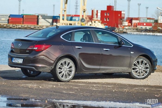 opel astra 