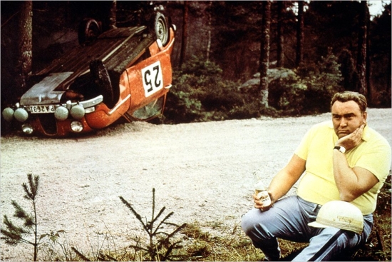 Pazīstamākais no 96 pilotiem bija Ēriks Karlsons. Lūk, pierādījums tam, kādēļ viņu pazina arī kā „Karlsons uz jumta.”