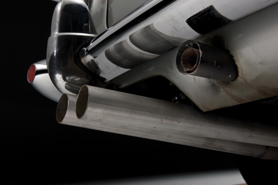 Ja vajātāji pietuvojās, darbā tika laista eļļas izsmidzināšanas iekārta