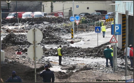 Katastrofas sekas likvidēja prāvs skaits ekskavatoru un frontālo iekrāvēju, palīdzot daudziem cilvēkiem, no kuriem lielākā daļa bija policisti, ugunsdzēsēji un karavīri. 