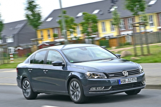 2.vieta (2): VW Passat -89.333 reģistrācijas, mīnus 13,7 procenti.