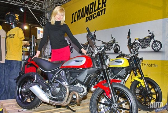 „Ducati” laida klajā sēriju „Scrambler”, kas gan ar kopējo stilu, gan ar apģērbu un aksesuāriem, gan ar reklāmas katalogu noformējumu rada asociācijas ar 60. gadu „Dolce Vita” dzīvesveidu.