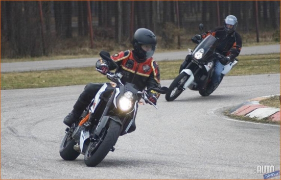 "KTM990 SUPER DUKE R" Foto: Kaspars Bergmanis, "AutoInfo" 