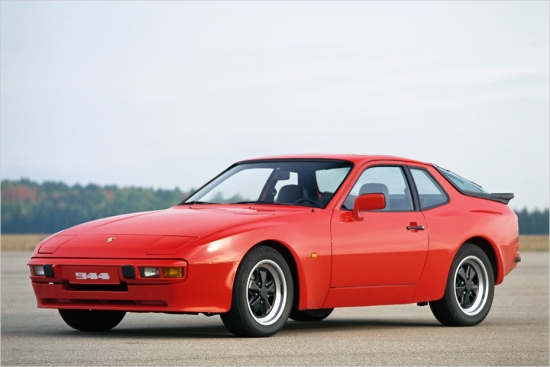 Porsche 944 ir modeļa 924 pēctecis