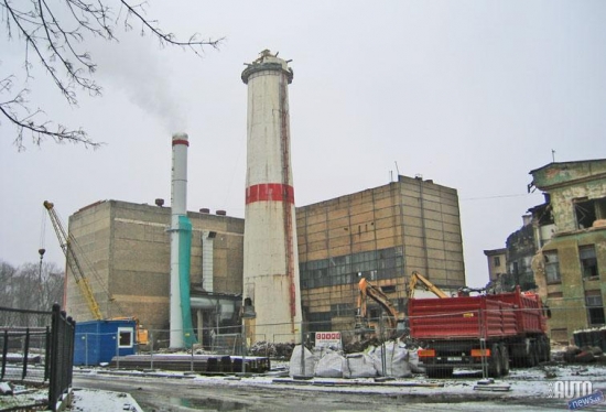 Gan no finanšu, gan drošības viedokļa izdevīgāk bija būvēt jaunu skursteni, nevis ieguldīt miljonus vecajā un nedrošajā. Jaunais TEC skurstenis izmaksāja 200 000 latu un tam ir 20 gadu garantija. 