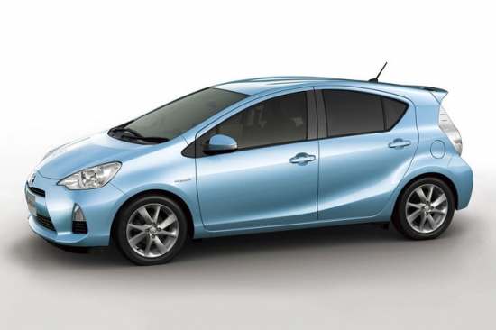 1.vieta - Toyota Aqua (pie mums Prius C) ar 262 367 pārdotiem eksemplāriem