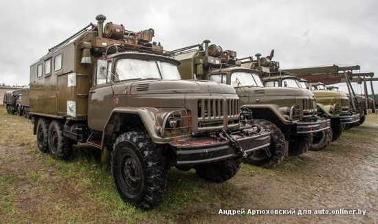 ZIL-131 - ZIL-157 uzlabotā versija. Ja 157-tais der vairs tikai retro muzejiem, tad 131 pat šodien izskatās vēl pietiekami moderns. Izcelti  spārni, panorāmas vējstikls un pats svarīgākais trumpis – izcilās bezceļu īpašības, neļauj to pilnībā norakstīt no armijas dienesta. Bruņotajos spēkos uz šī automobiļa bāzes radītas neskaitāmas modifikācijas: degvielas vedēji, remontdarbnīcas, sakaru nodrošinātāji. Tautsaimniecībā ZIL sastopams galvenokārt mežsaimniecībās. Armijas vajadzībām uzstādīto virsbūvi (кунг) var viegli pielāgot citām vajadzībām.