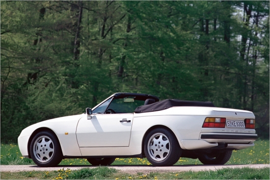 Porsche 944 S2 Cabrio tika izlaists nepilnās 7000 vienībās