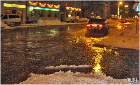 30.janvāra vakarā, Rīgas centrā, Pulkveža Brieža un Hanzas ielu krustojumā notika maģistrālā ūdensvada avārija.