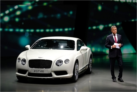 Bentley Continental S. Bentley pievieno Continental saimei jaunu modeli „S.” Bentley Continental standarta modeļa V8 motors attīsta 507 ZS. Lielāku iespēju kārotāji varēja izvēlēties W12 agregātu ar 575 ZS vai vēl jaudīgāko divpadsmit cilindru motora versiju Speed ar 625 ZS, taču tagad, pateicoties jaunajam 528 Zs jaudīgajam S modelim, alternatīva radīta arī astoņu cilindru motoram. „S” modifikācija būs pieejama ar kupejas un kabrioleta virsbūvēm.
